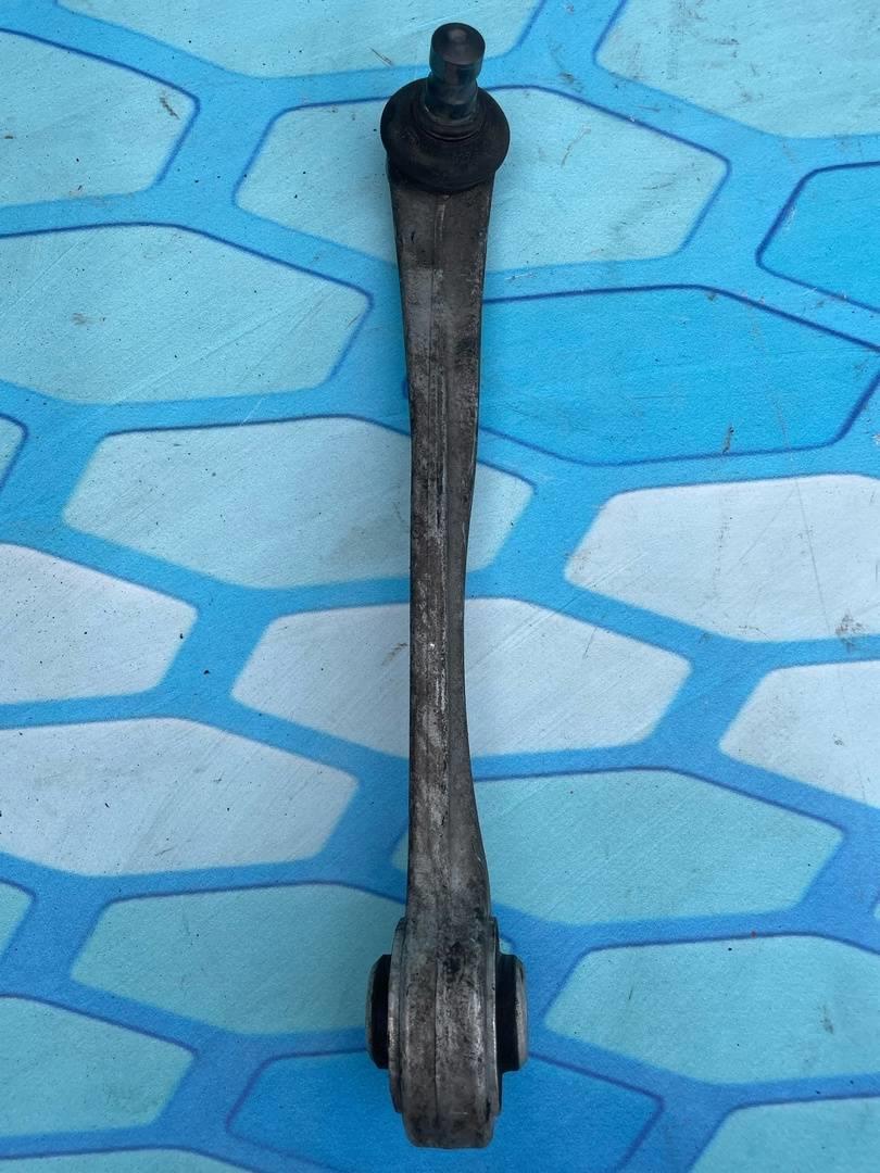 Audi A4 / B8 (2007-2015) для рычаг передний верхний левый