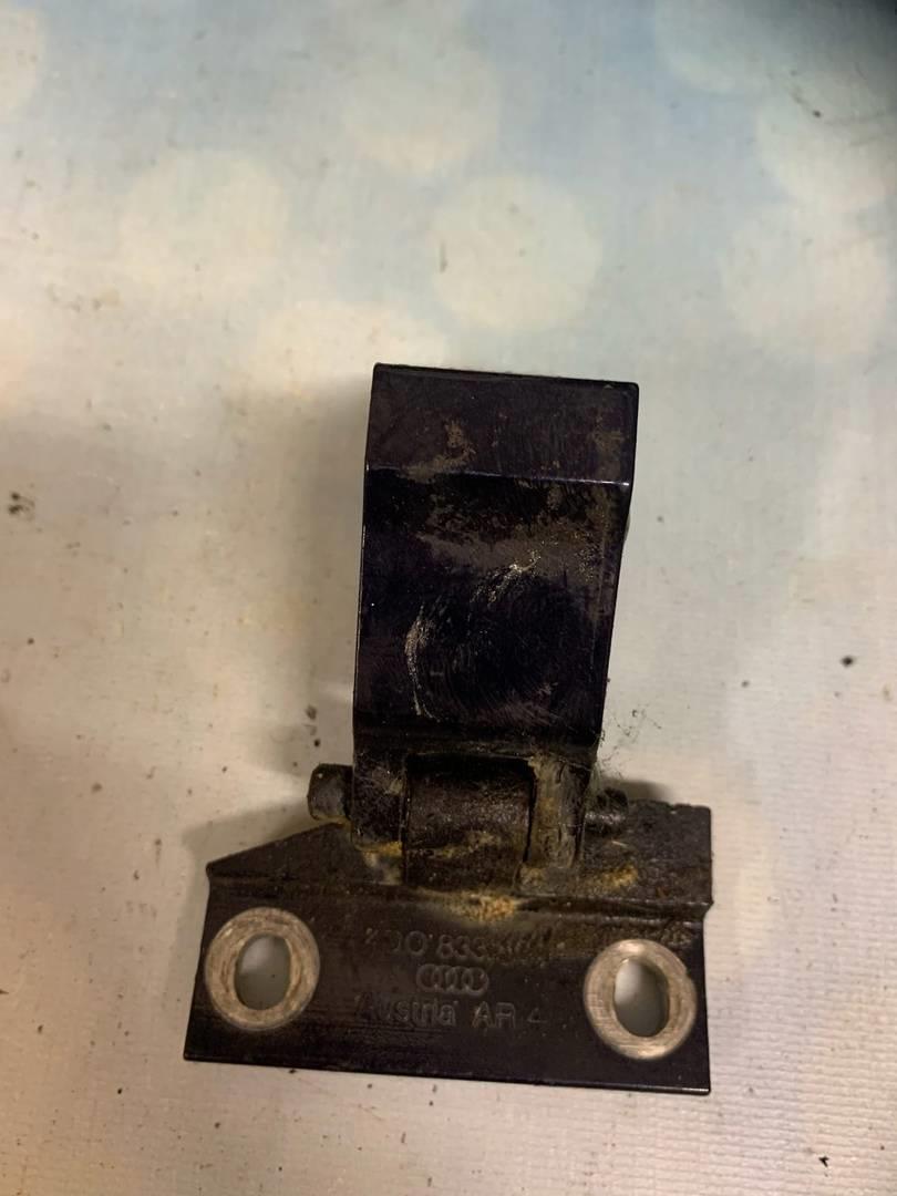 Audi A8 / D2 / 4D (1994-1998) для Петля двери верхняя задняя левая