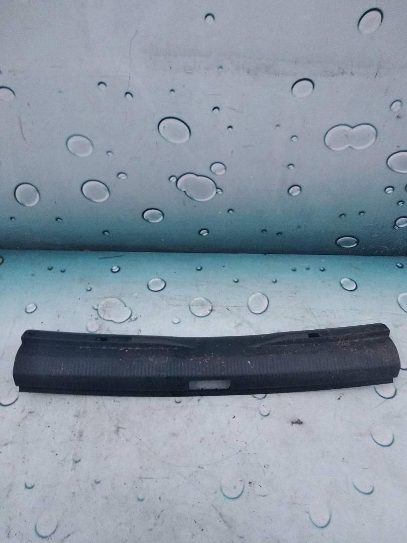 VW Passat B6 (2005-2010) для Обшивка крышки багажника