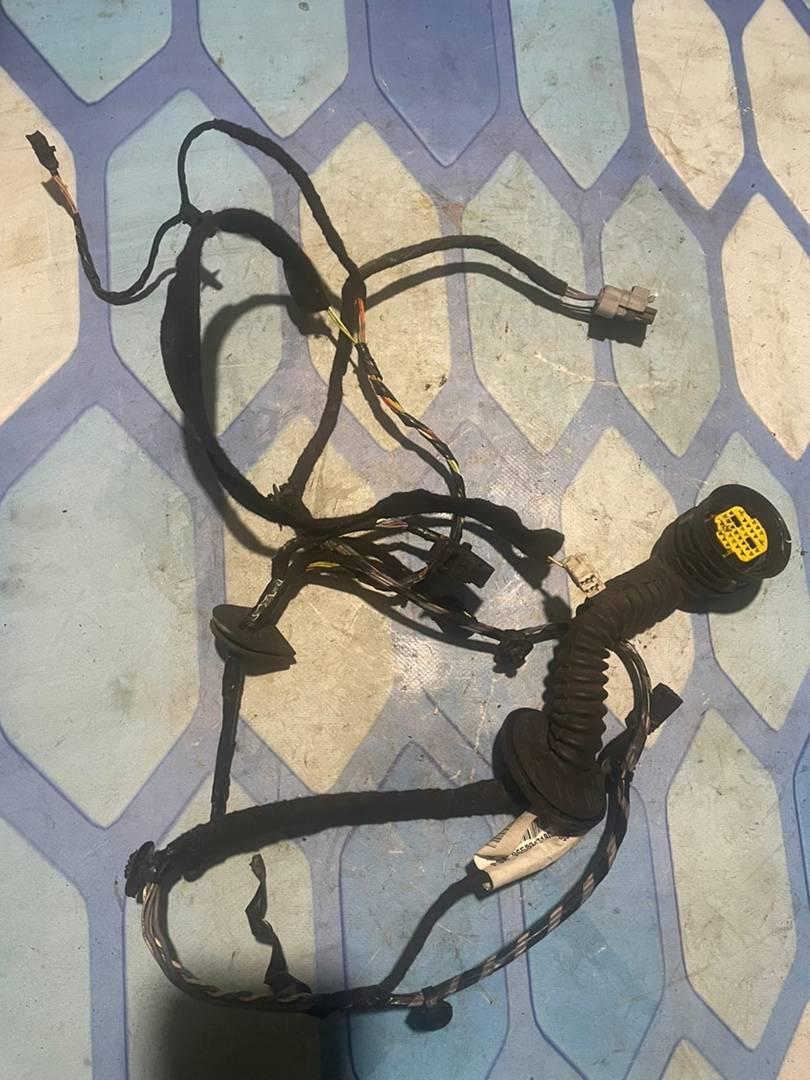 Peugeot 407 (2004-2010) для Проводка двери передней правой 