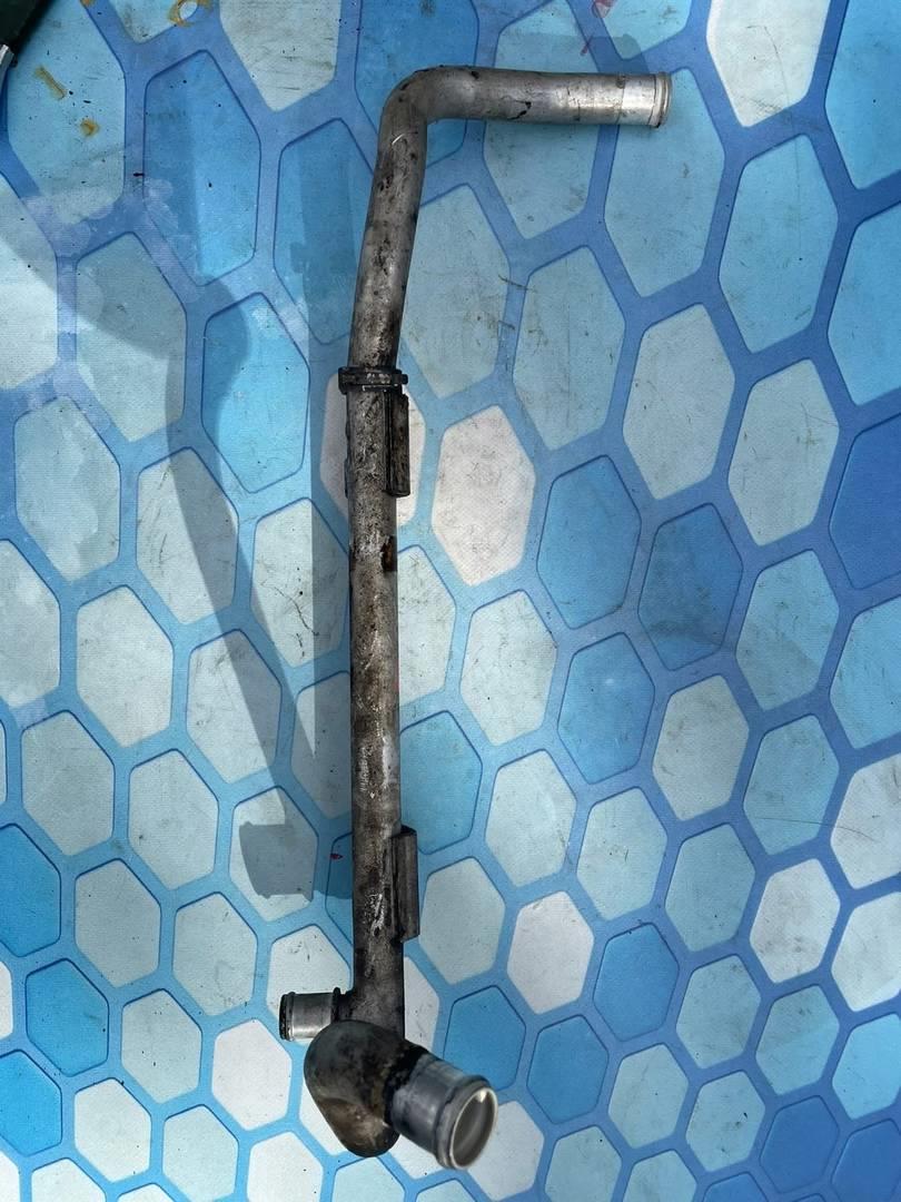 Audi A8 / D4 / 4E (2003-2010) для Трубка системы охлаждения