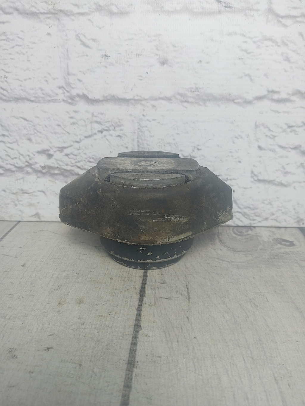 Audi A4 / B6 (2000-2004) для Опора КПП Audi A4 / B6 (2000-2004) для Опора КПП