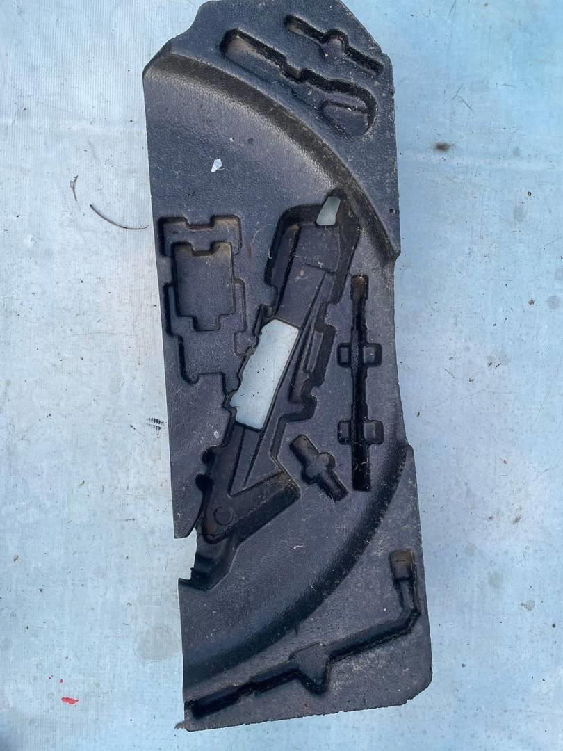 Mercedes ML W164 M-Klasse (2005-2011) для Ящик для инструментов