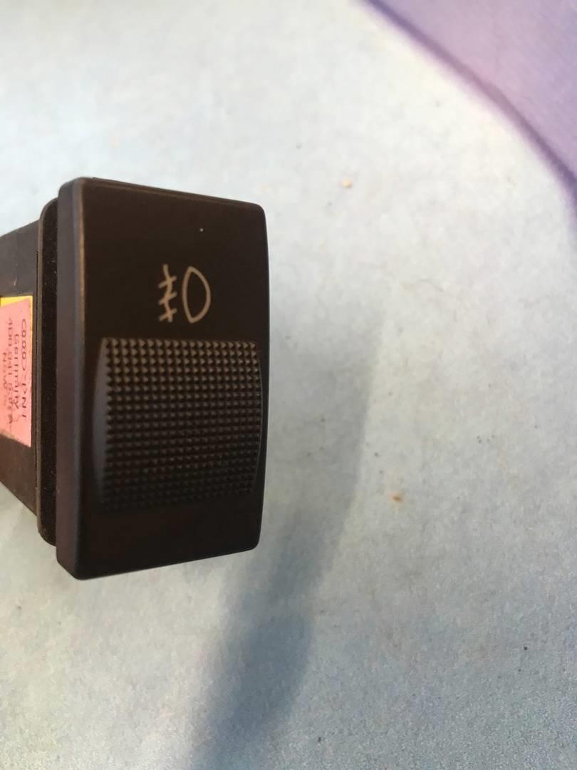 Audi A8 / D2 / 4D (1994-1998) для Кнопка вклучения птф