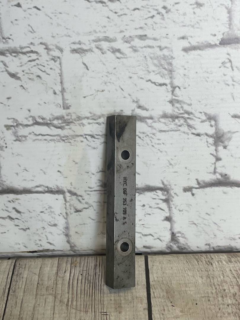 VW Passat B6 (2005-2010) для Кронштейн (сопут. товар)