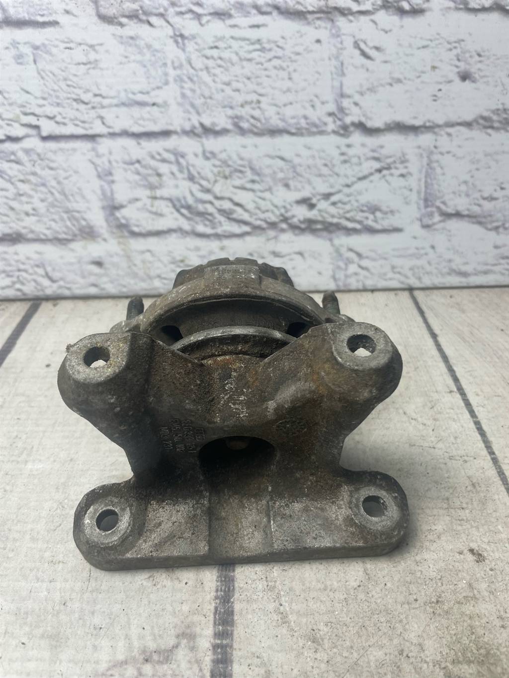 Audi A4 / B7 (2005-2007) для Кронштейн кпп