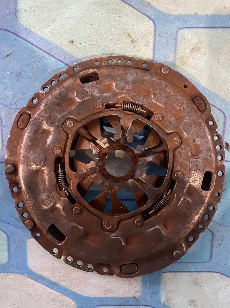 VW Golf V (2003-2009) для Корзина сцепления