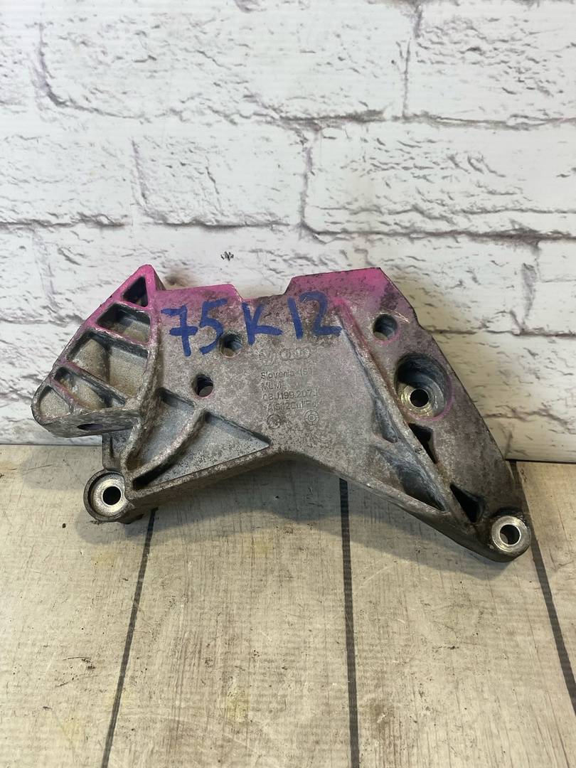 VW Passat B6 (2005-2010) для Кронштейн