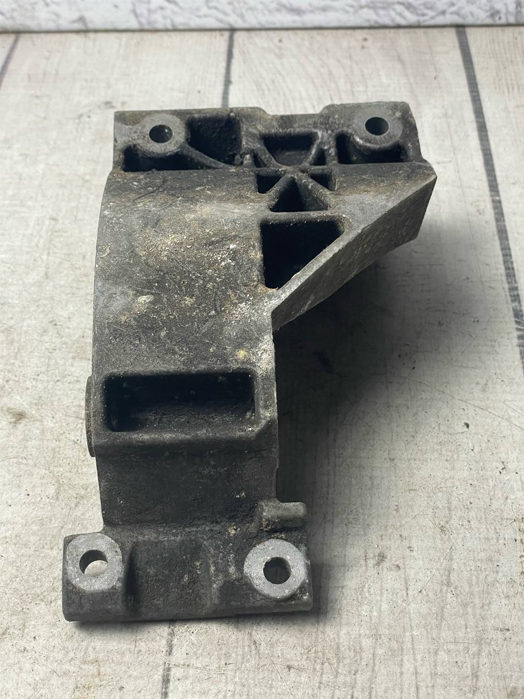 Audi A8 / D4 / 4E (2003-2010) для Кронштейн генератора