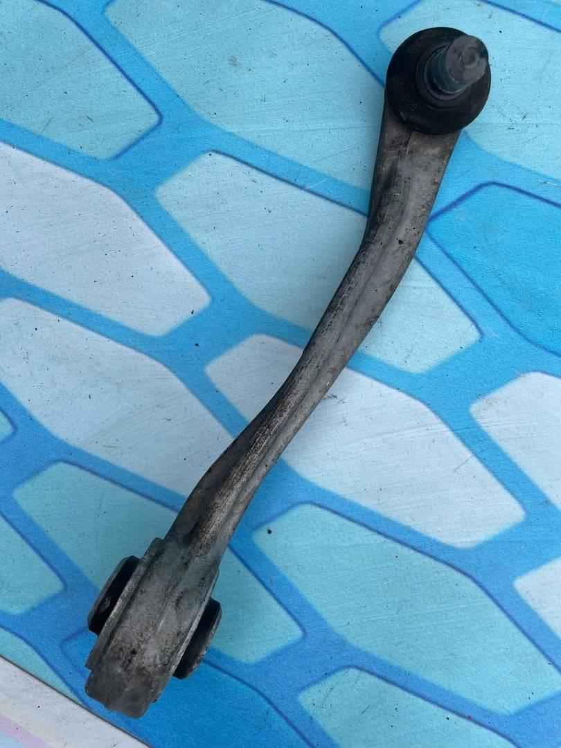 Audi A4 / B8 (2007-2015) для рычаг передний верхний левый