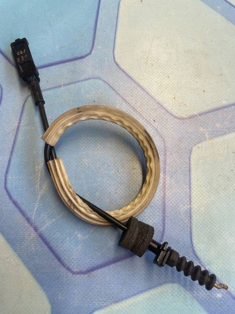 Volvo XC90 (2002-2015) для Трос открывания передней двери