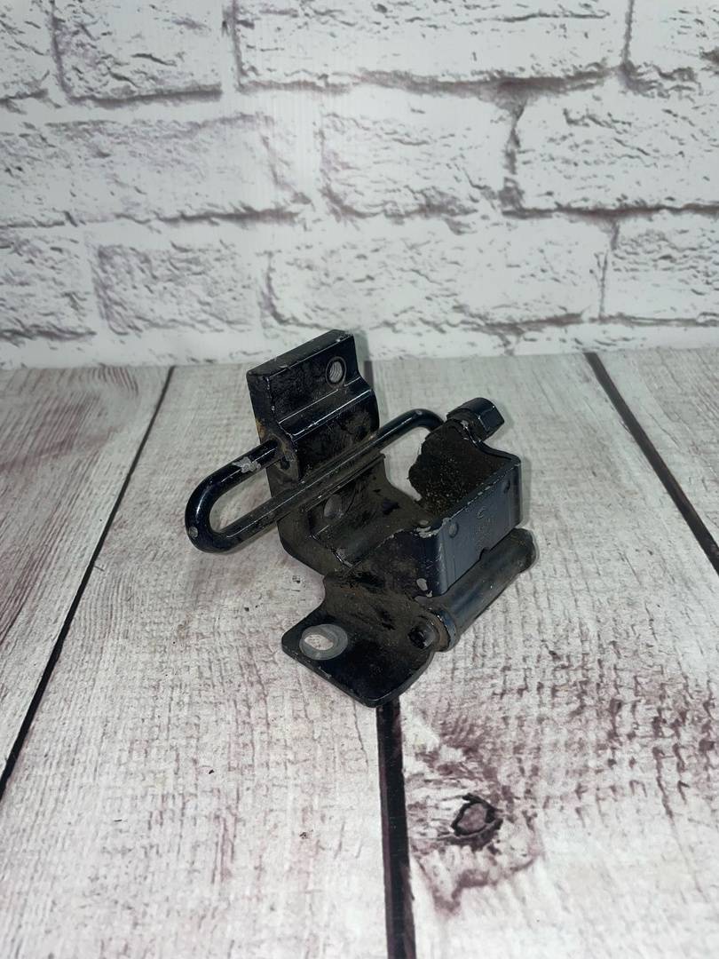 Audi A8 / D2 / 4D (1994-1998) для Петля двери нижняя задняя правая