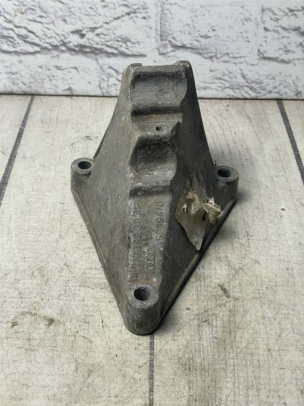 Audi A8 / D2 / 4D (1994-1998) для Опора двигателя