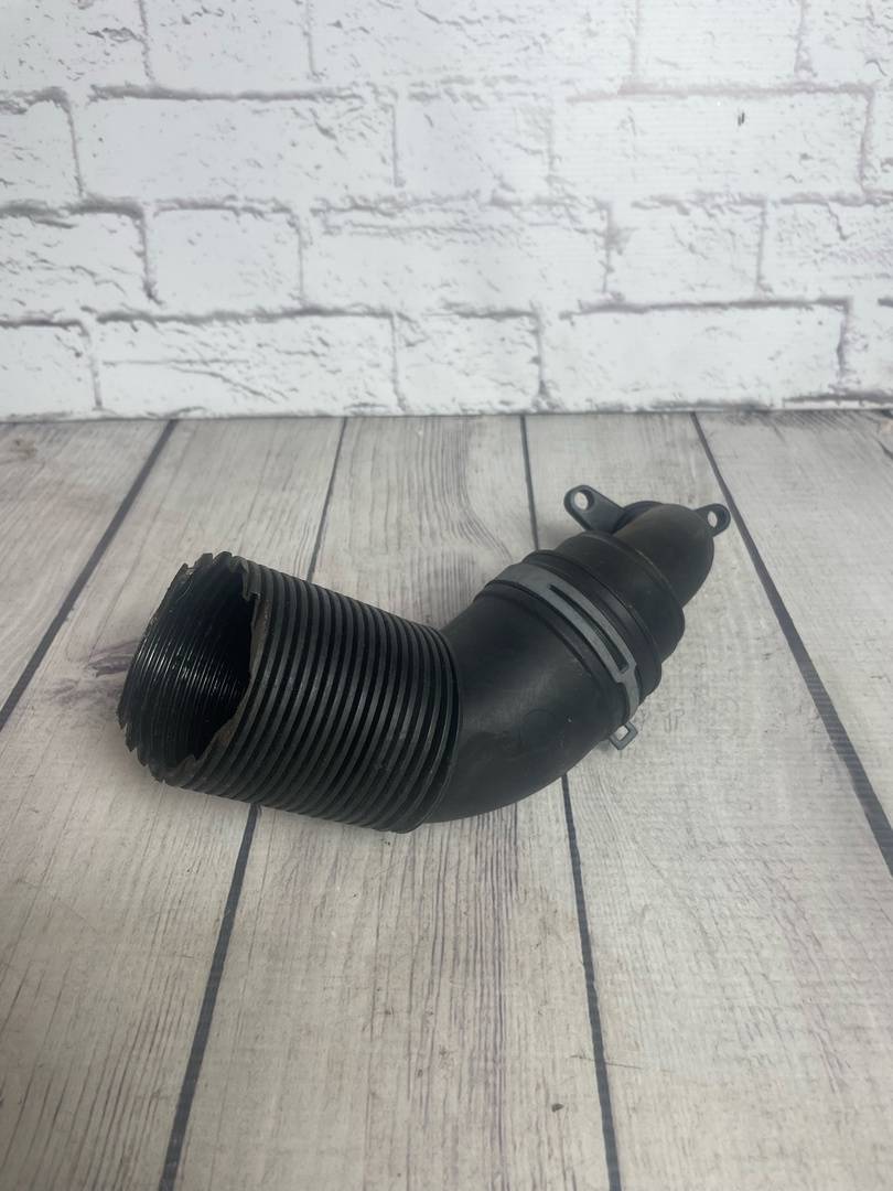 Audi A1 (2010-) для Фланец фоздухозаборника