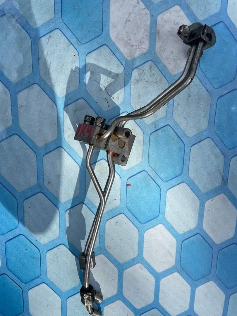 Audi A8 / D4 / 4E (2003-2010) для Трубка топливная