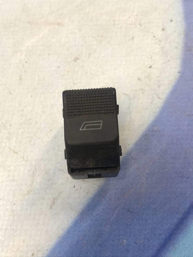 Audi A8 / D2 / 4D (1994-1998) для Кнопка стеклоподъемника