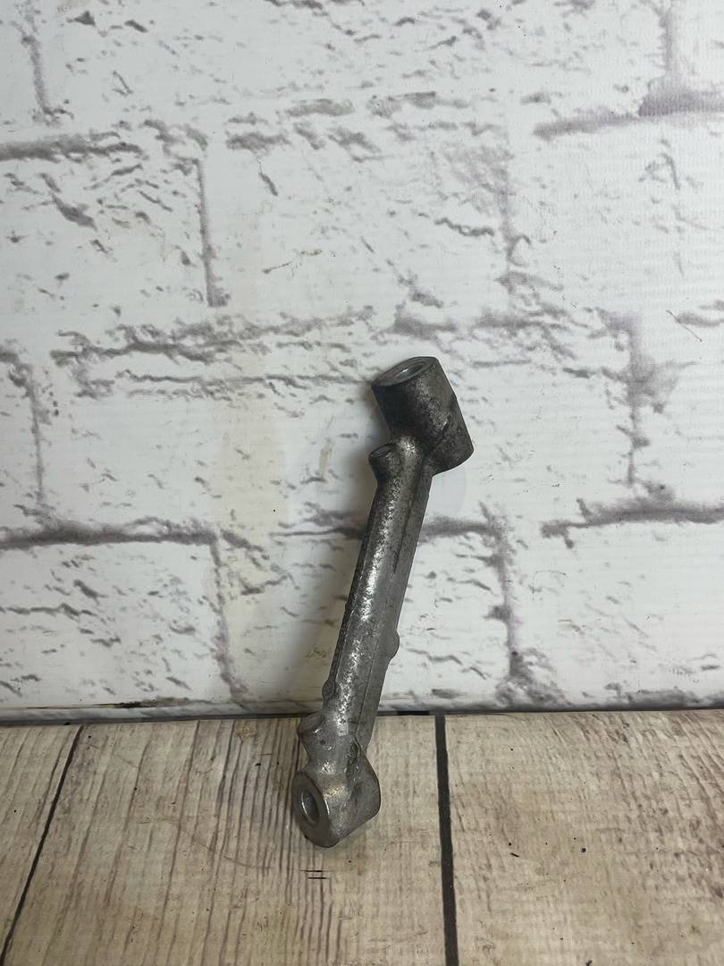 VW Passat B6 (2005-2010) для Кронштейн