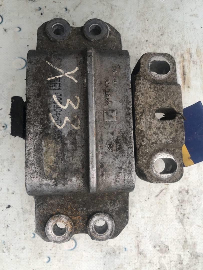 VW Passat B6 (2005-2010) для Опора двигателя верхняя