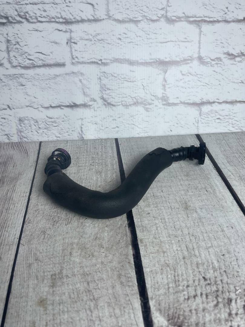 VW Tiguan 1 рест (2011-2016) для Патрубок вентиляции картерных газов