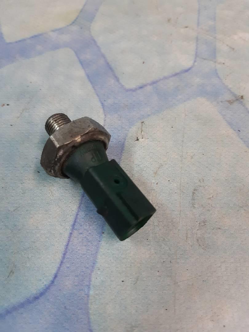 VW Tiguan 1 (2007-2011) для Датчик давления масла