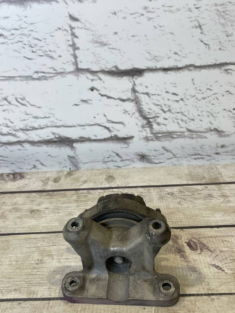 Audi A4 / B7 (2005-2007) для Кронштейн кпп