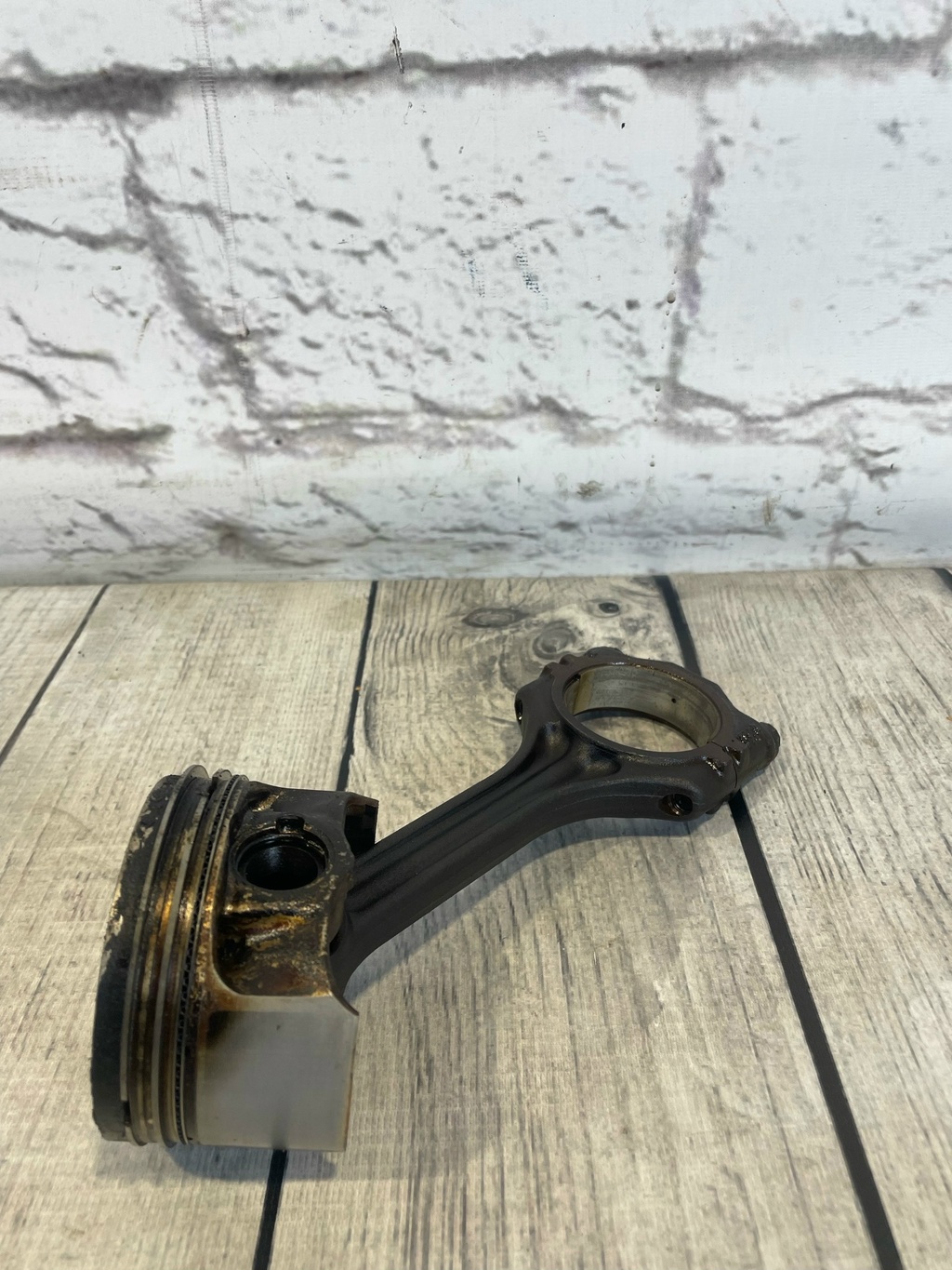 VW Passat B6 (2005-2010) для Поршень в сборе с шатуном