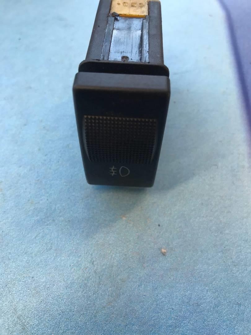 Audi A8 / D2 / 4D (1994-1998) для Кнопка вклучения птф