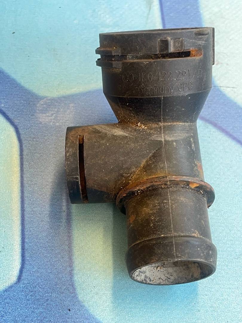 VW Jetta (2006-2011) для Фланец системы охлаждения