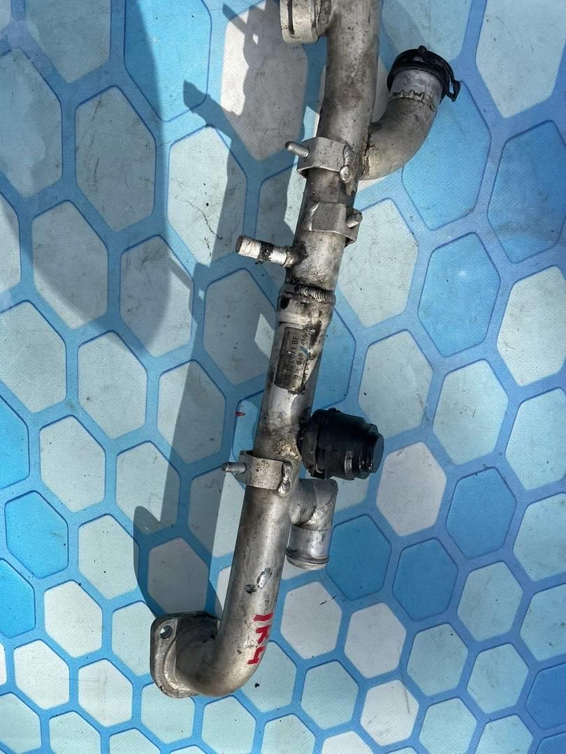 Audi A8 / D4 / 4E (2003-2010) для Трубка системы охлаждения