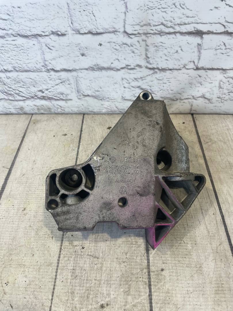 Audi A3 / 8P1 (2003-2013) для Кронштейн двигателя