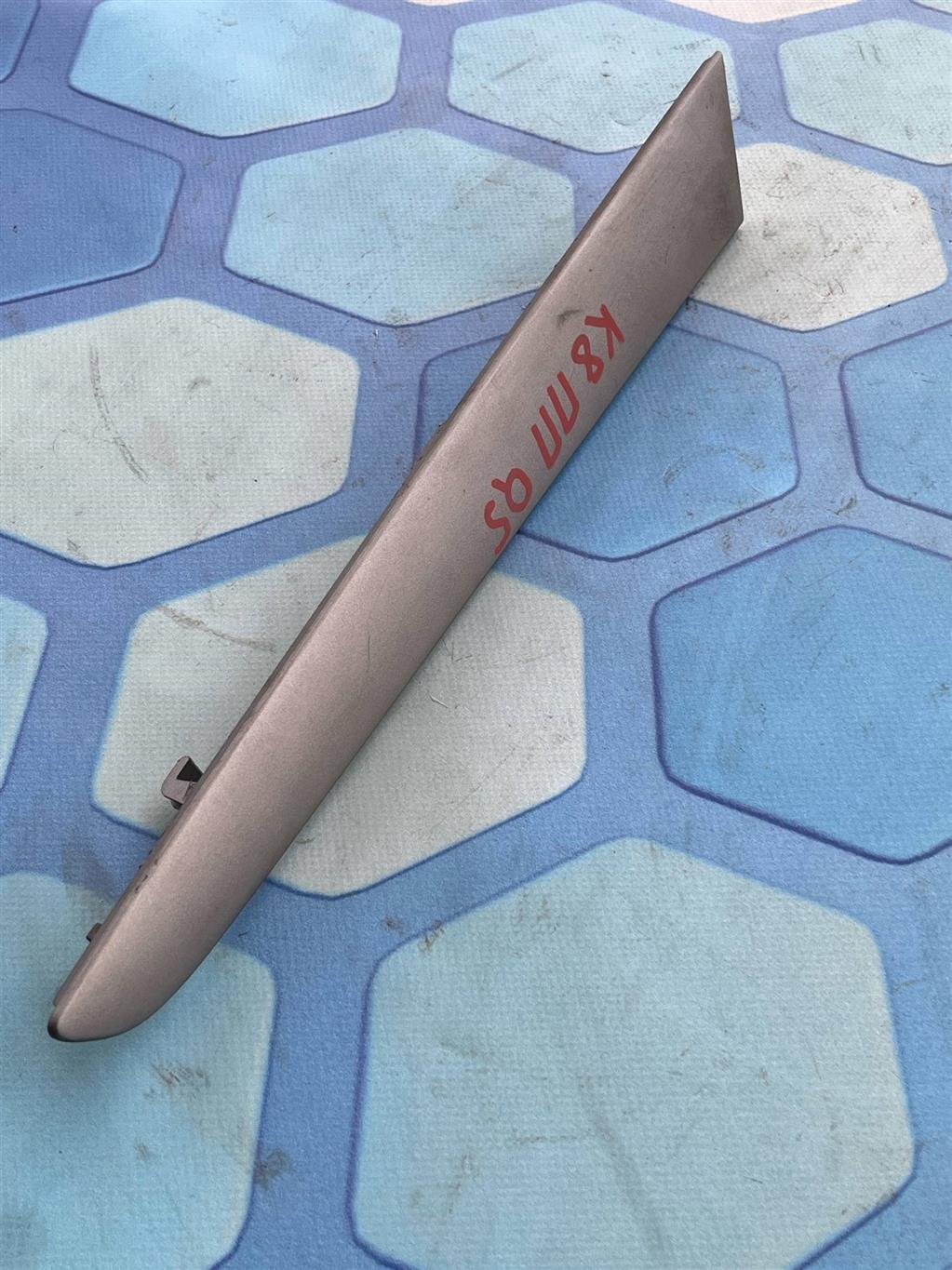 Audi Q5 / 8R (2008-2012) для Накладка двери передней правой