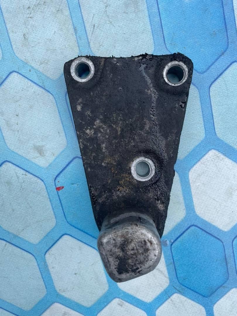 Audi A8 / D4 / 4E (2003-2010) для Опора двигателя