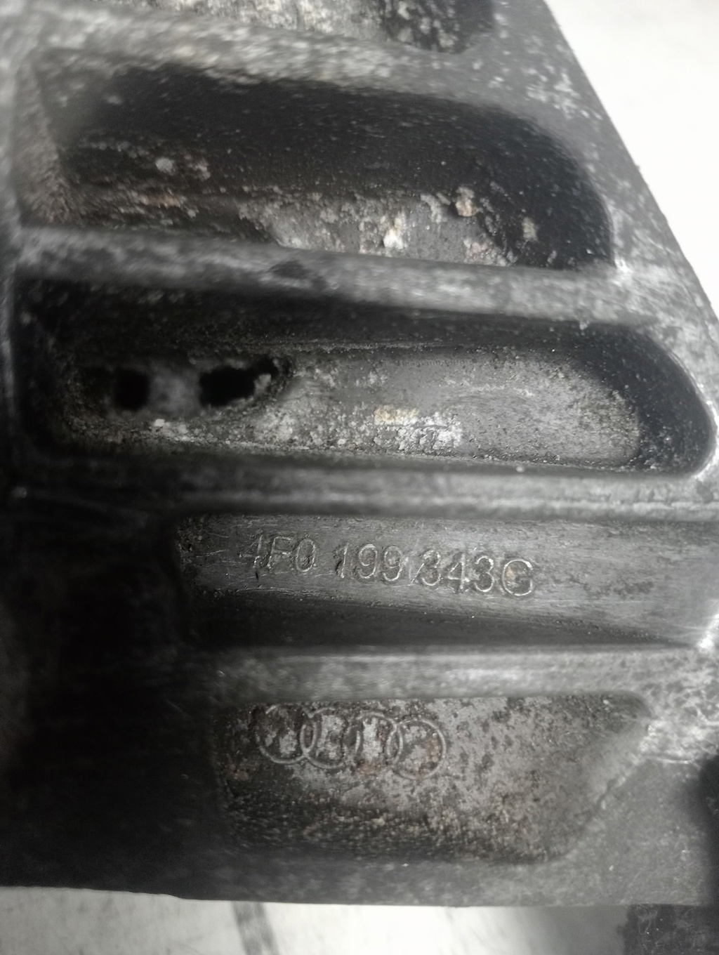 Audi A6 / C6 4F (2004-2011) для Кронштейн двигателя