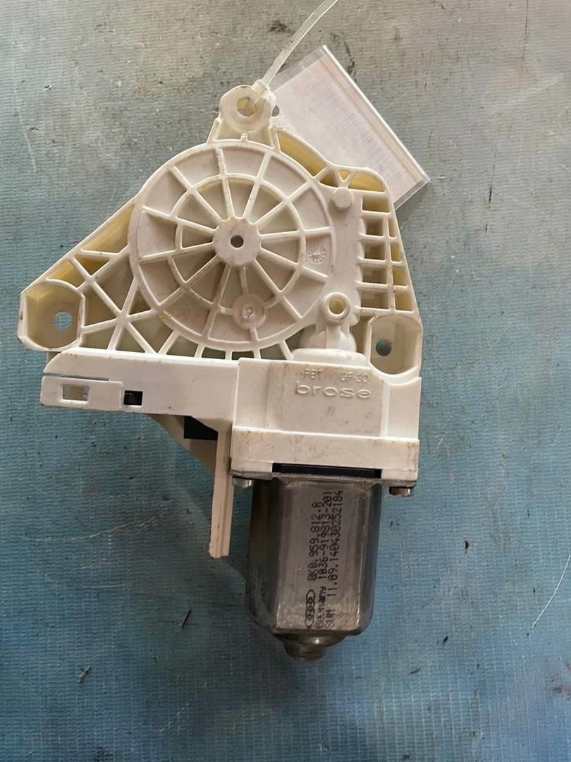 Audi Q5 / 8R (2008-2012) для Моторчик стеклоподъемника задний правый