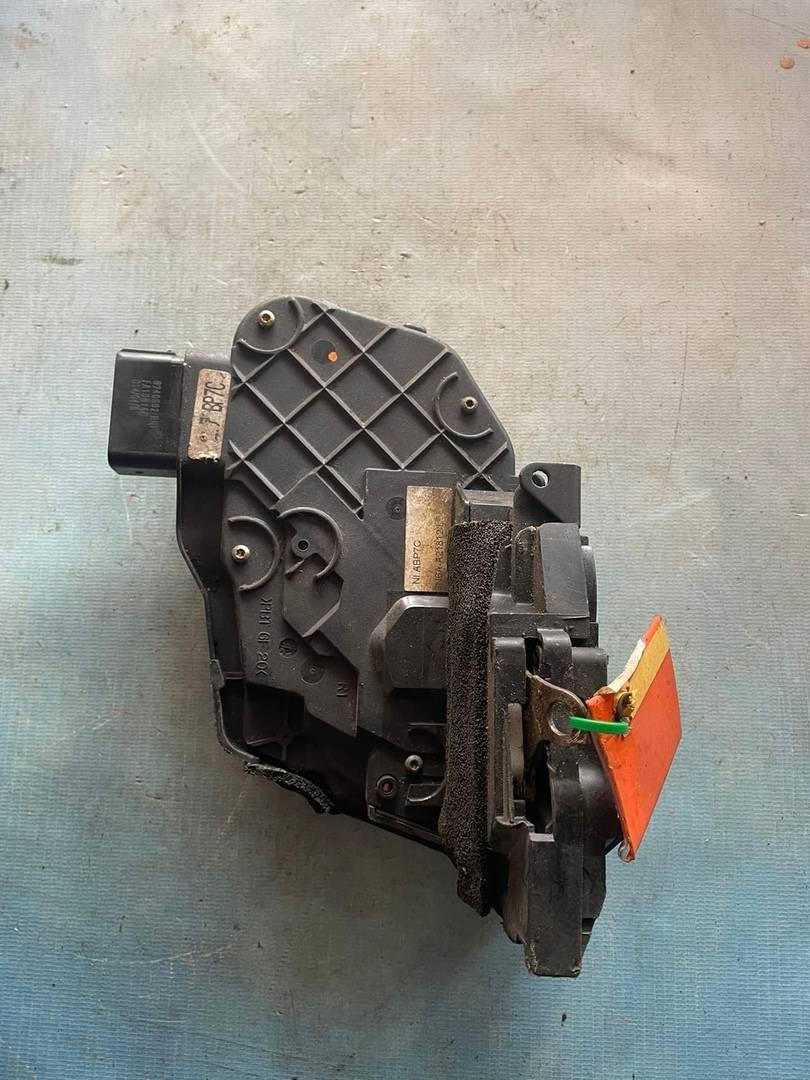 Mazda 3 BK (2002-2009) для Замок двери передней правой