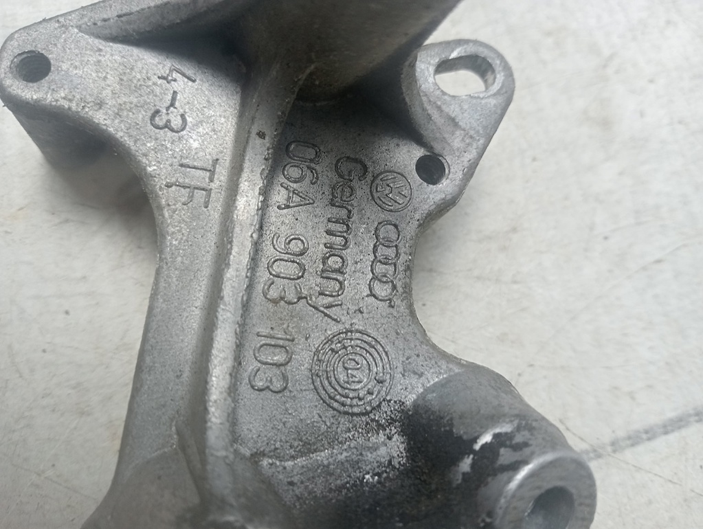 Skoda Octavia / A5 1Z / (2004-2013) для Кронштейн (сопут. товар)