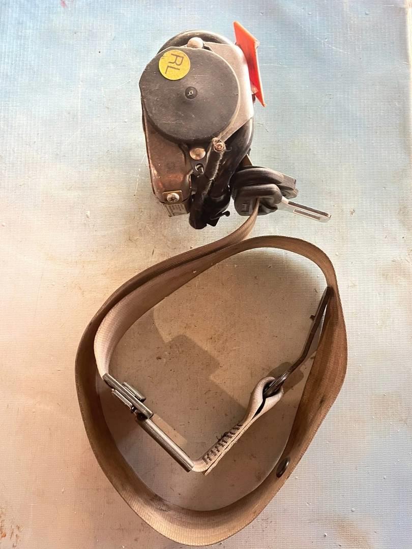 Audi A8 / D2 / 4D (1994-1998) для Ремень безопасности передний левый