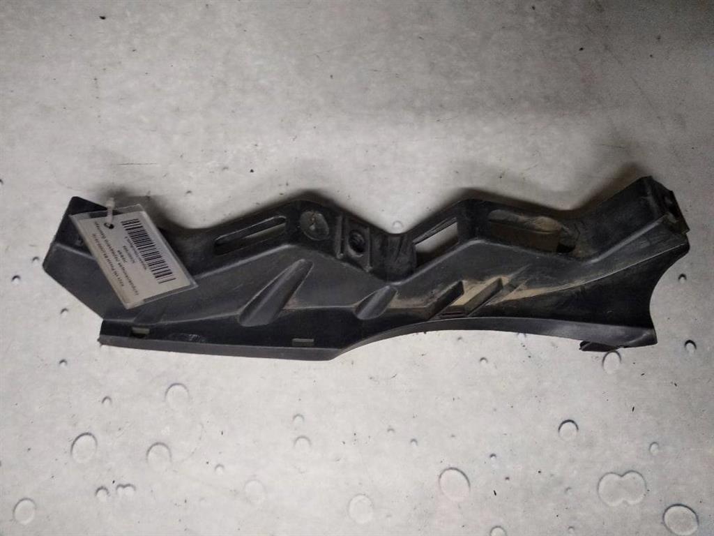 VW Passat B6 (2005-2010) для Направляющая переднего бампера левая