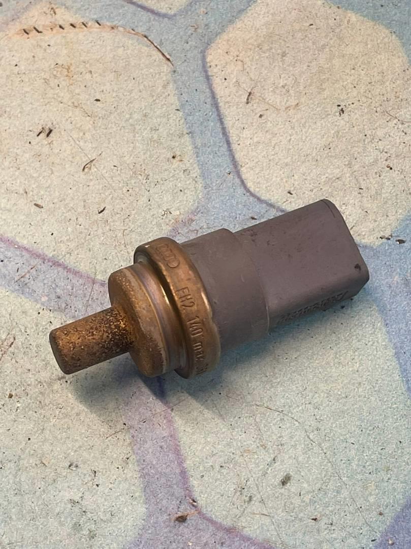 VW Tiguan 1 (2007-2011) для Датчик температуры охлаждающей жидкости