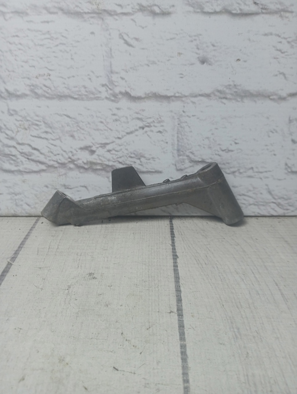 VW Passat B6 (2005-2010) для Кронштейн (сопут. товар)