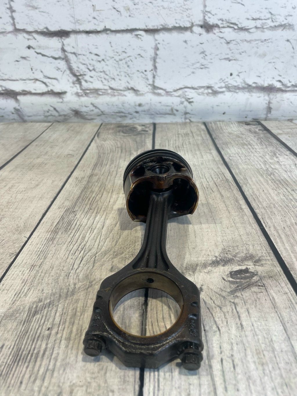 VW Passat B6 (2005-2010) для Поршень в сборе с шатуном