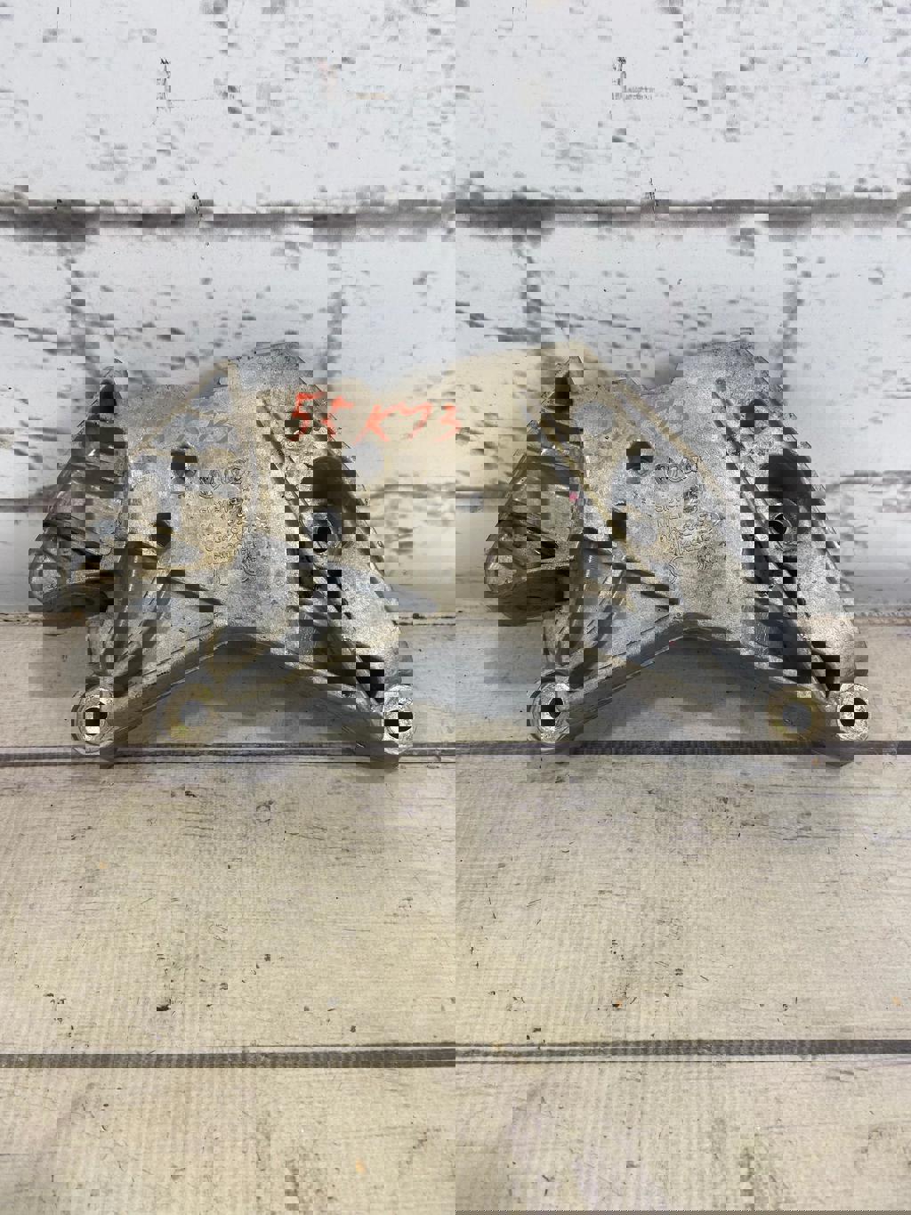 VW Passat CC (2008-) для Кронштейн опоры двигателя