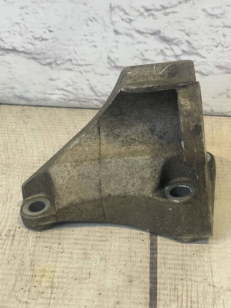 Audi A4 / B5 (1994-2001) для Кронштейн АКПП левый