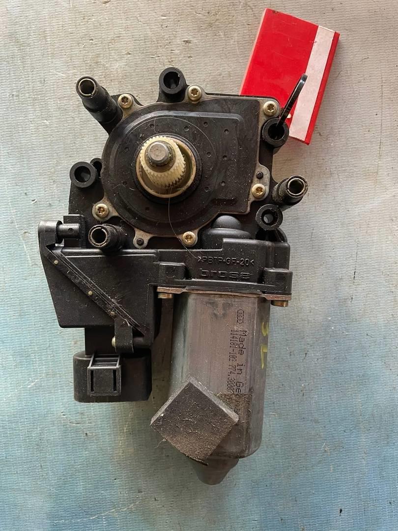 Audi A8 / D2 / 4D (1994-1998) для Моторчик стеклоподъемника задний левый