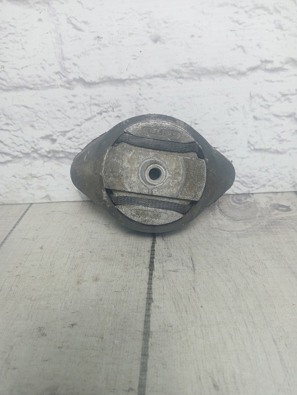 Audi A4 / B6 (2000-2004) для Опора КПП Audi A4 / B6 (2000-2004) для Опора КПП