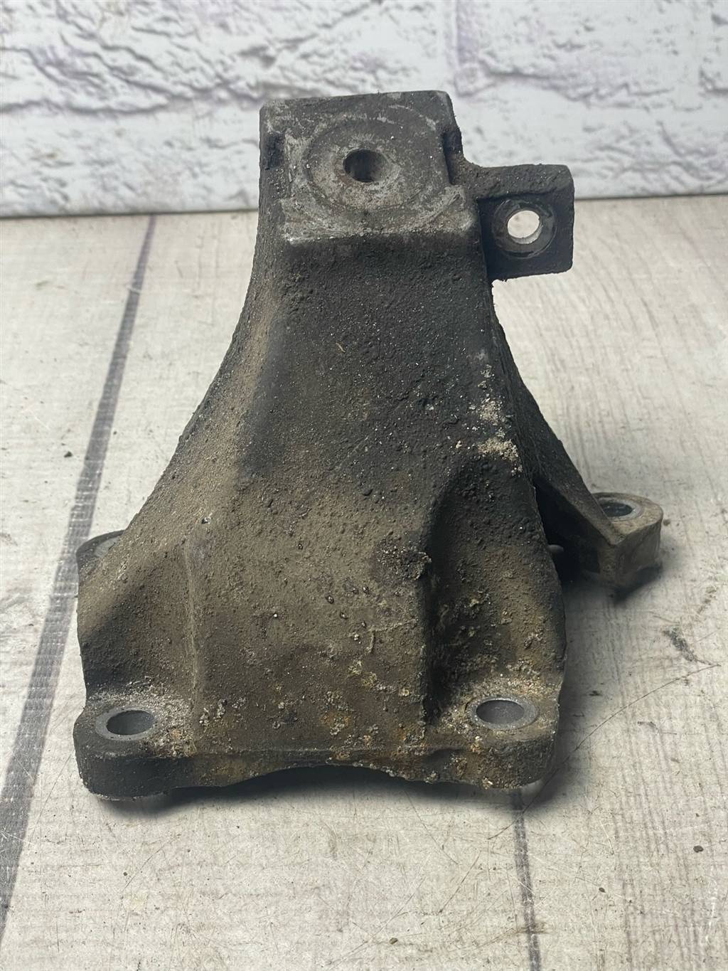 Audi A6 / C6 4F (2004-2011) для Кронштейн двигателя