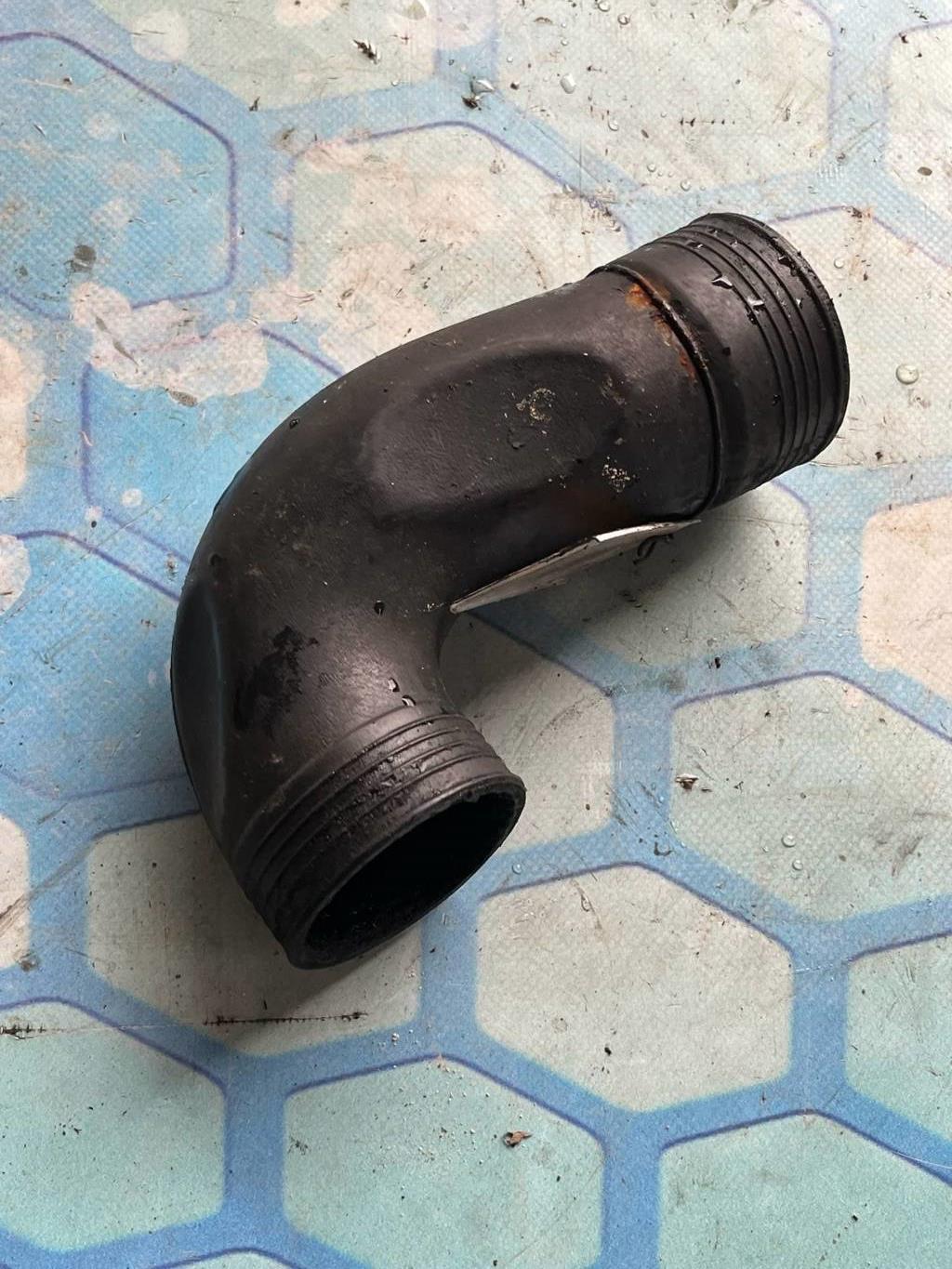 Volvo XC70 Cross Country II (2007-2016) для Патрубок интеркулера