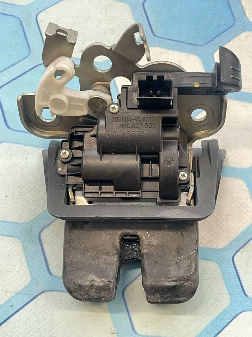 Audi Q5 / 8R (2008-2012) для Замок багажника защелка