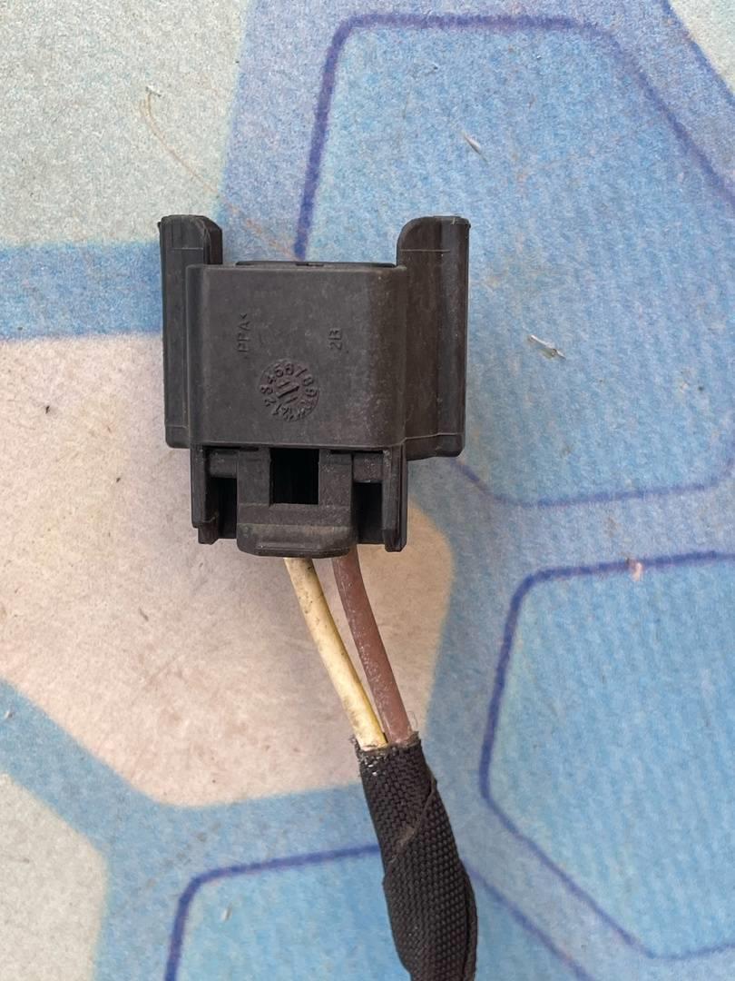 VW Jetta (2006-2011) для фишка на противотуманную фару