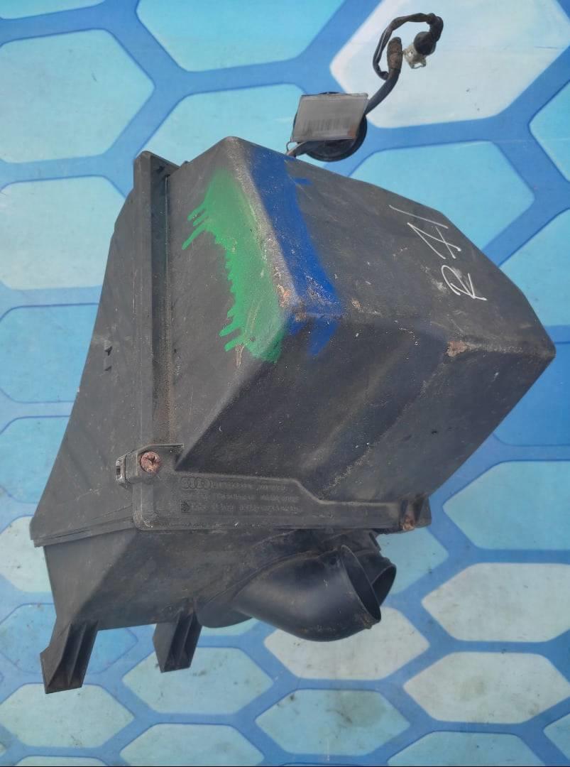 Audi A8 / D2 / 4D (1994-1998) для Корпус воздушного фильтра